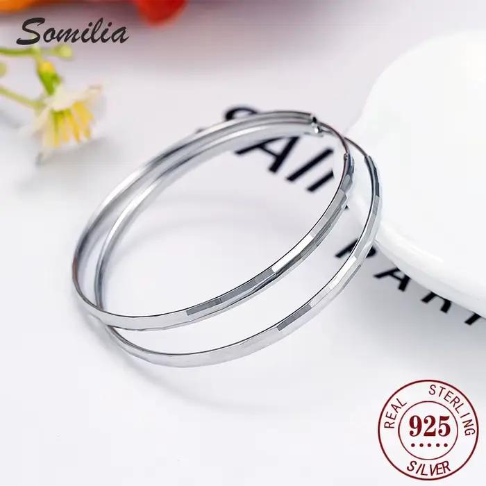Bague ronde en argent sterling 925 hypoallergénique pour femmes occasions spéciales bijou de tous les jours hyperbolique elegant