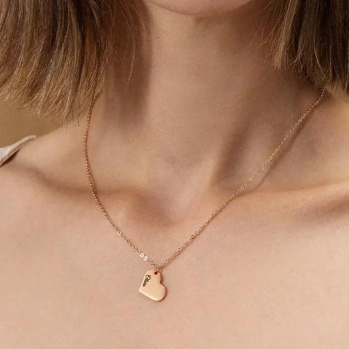 Collier personnalisé avec nom en forme de cœur pour femme