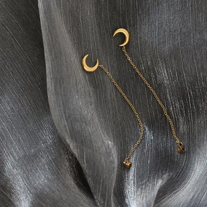 Amaiyllis-Boucles d'oreilles en or 18 carats avec pompon de lune et croissant pour femme