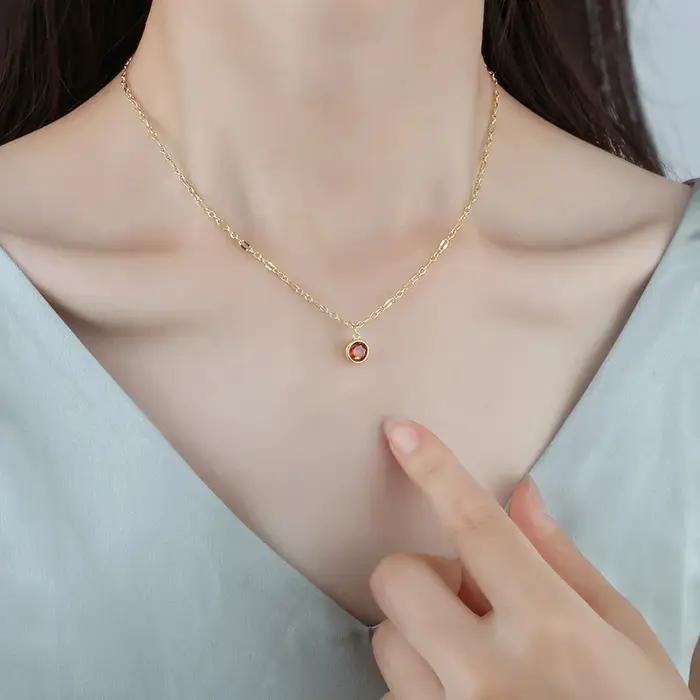 Collier pendentif rouge pour femme