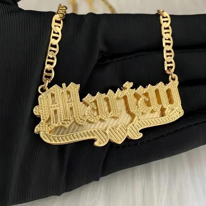 Collier avec nom personnalisé, Double plaque, cœur d'amour, police anglaise ancienne personnalisée,