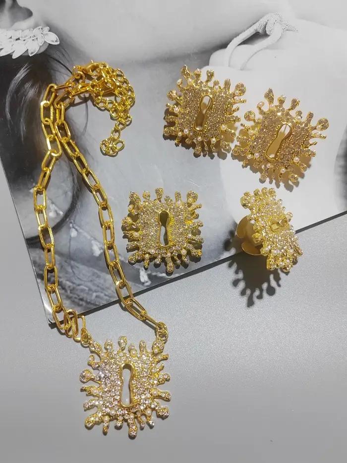 Ensemble de bijoux en cristal pour femmes élégant collier et boucles d'oreilles ras du cou pour soirées et cérémonies