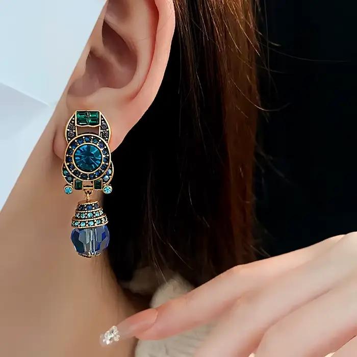 Boucles d'oreilles à Clip en cristal bleu pour femmes, strass, Vintage, mode, personnalité, breloques scintillantes, bijoux de luxe, nouveau