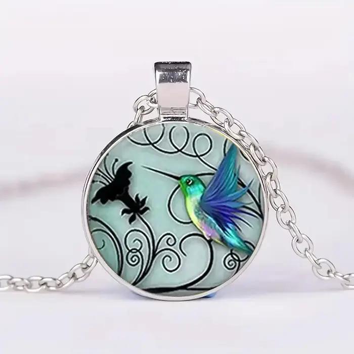 Mignon rond colibri dôme en verre Cabochon pendentifs colliers oiseau forêt tropicale bijoux accessoires