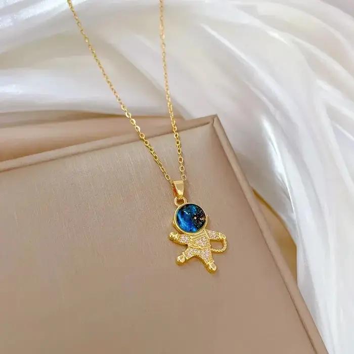 Collier de la série Star Series en acier au titane pour femme