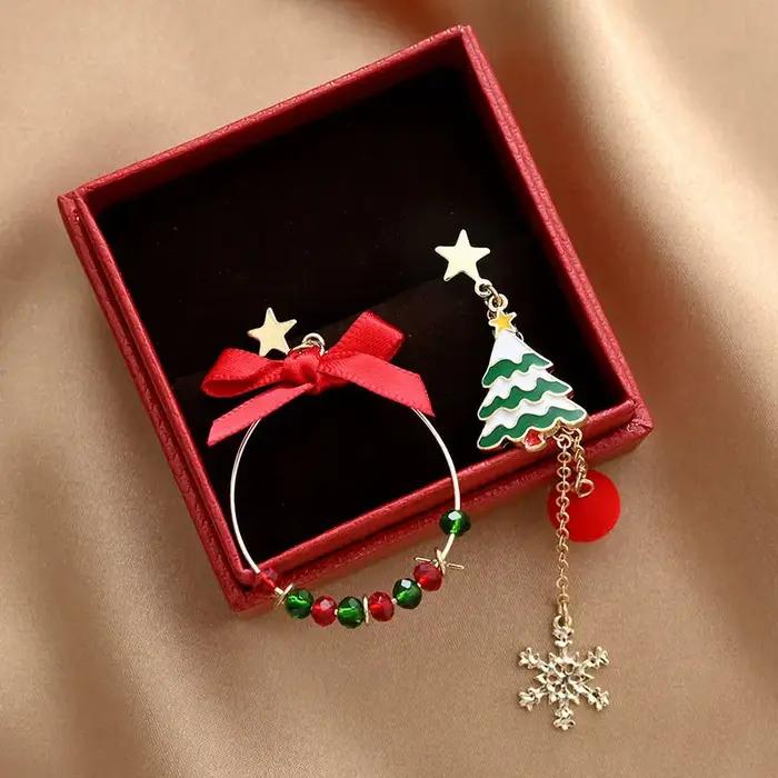 Boucles d'oreilles de noël asymétriques pour femmes