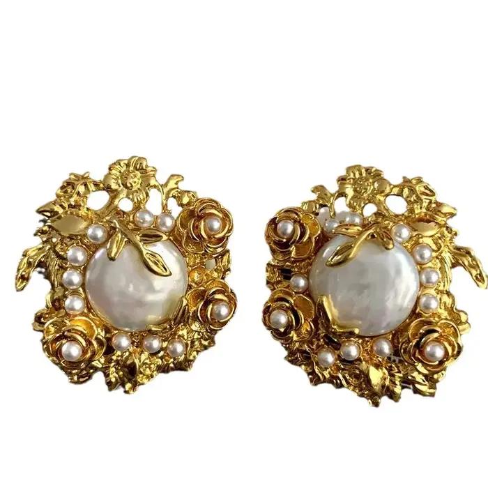 Boucles d'oreilles en perles baroques du Moyen Âge