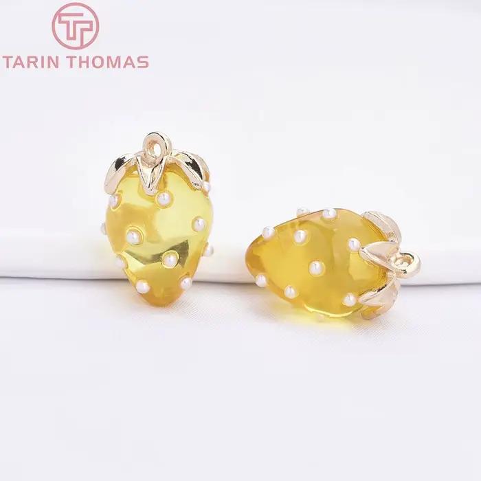 (10593) 4 pendentifs creux en forme de fraise