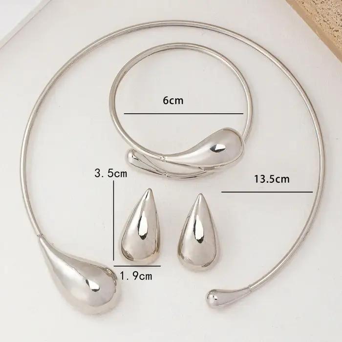 Ensemble de bijoux en forme de goutte d'eau pour femmes, style européen chic, polyvalent pour les occasions spéciales et les tenues de tous les jours, idéal pour se démarquer et ajouter une touche de sophistication à votre garde-robe