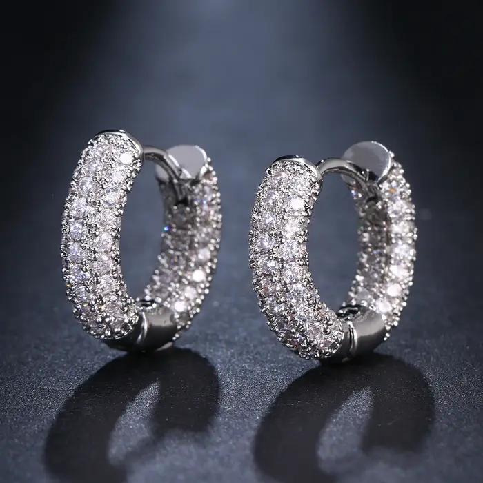 Emmaya – boucles d'oreilles élégantes en zircone, trois couleurs au choix, déguisement fascinant pou
