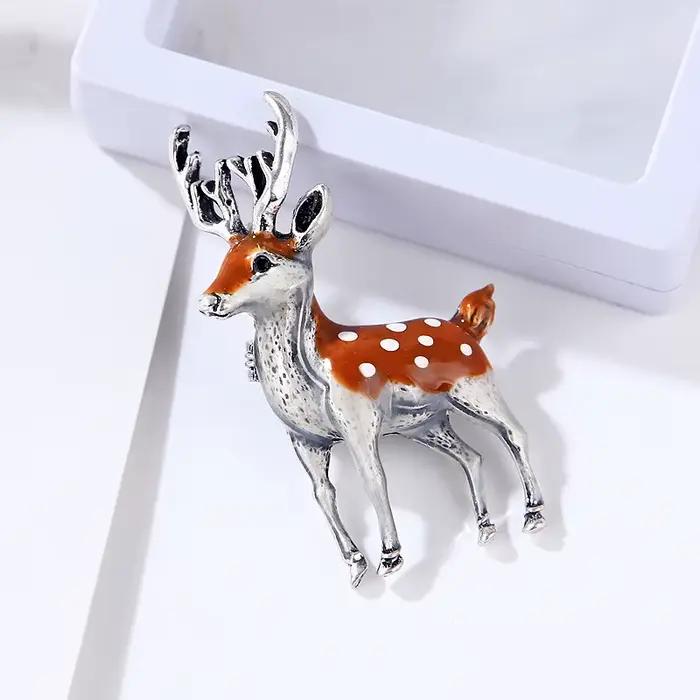Broches en métal de cerf Sika de Noël pour femmes et hommes, épingles d'animaux, mode unisexe, bijou