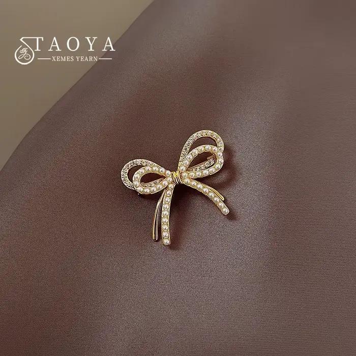 Broche de luxe légère et élégante en forme de nœud papillon en Zircon