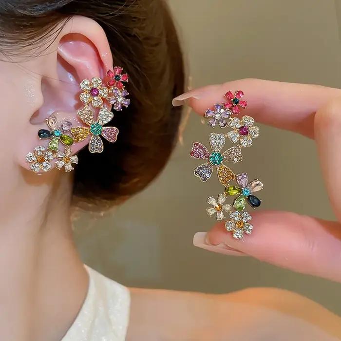 Boucles d'oreilles élégantes et colorées en forme de fleurs