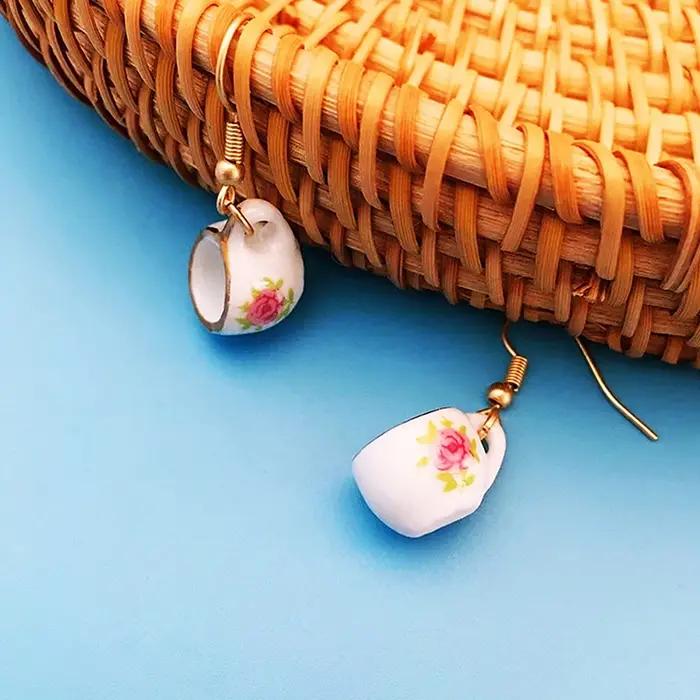 Boucles d'oreilles tasse à thé en céramique vintage faites à la main pour femmes, bijoux de style rétro, cadeaux d'occasion spéciale