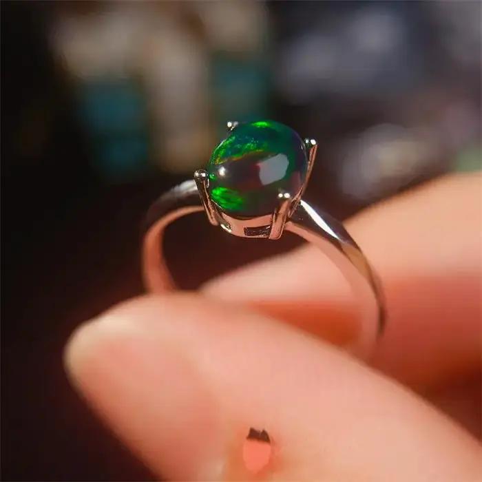 Bague opale noire naturelle réglable pour femmes