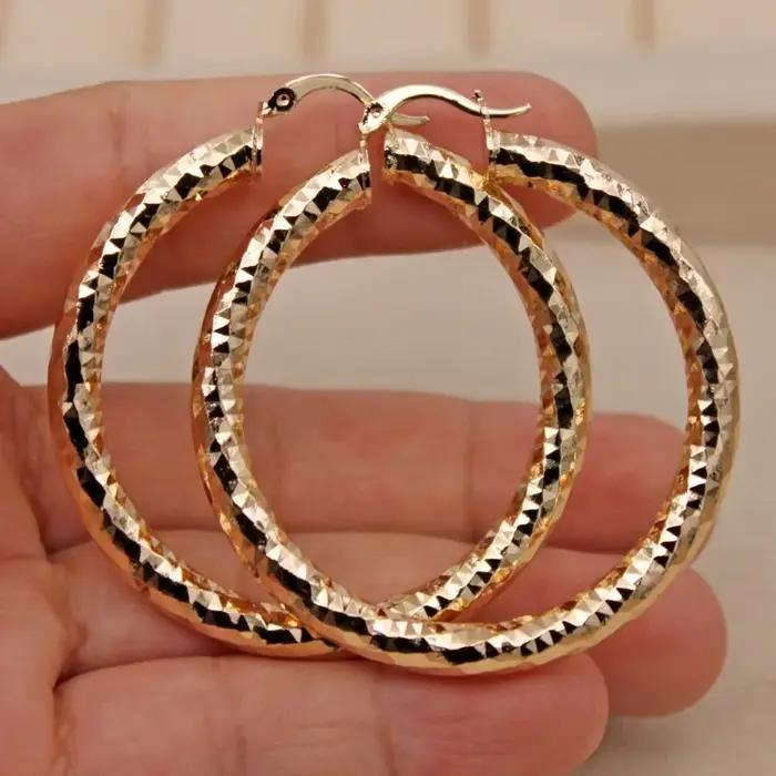 Boucles d'oreilles créoles délicates de style bohème – Bijoux en cuivre plaqué or 14 carats pour femme – Parfaites pour un usage quotidien et des cadeaux de Noël.