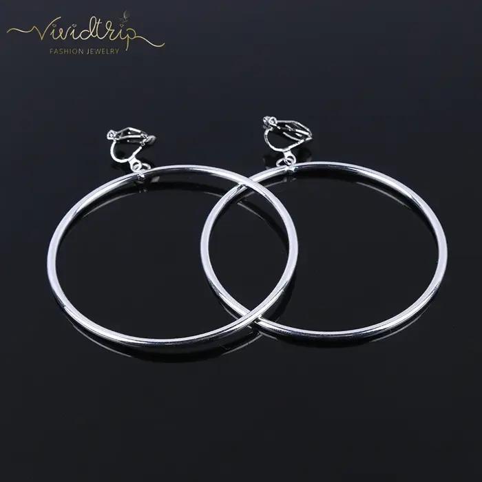 Boucles d'oreilles à clip rondes géométriques classiques pour femmes