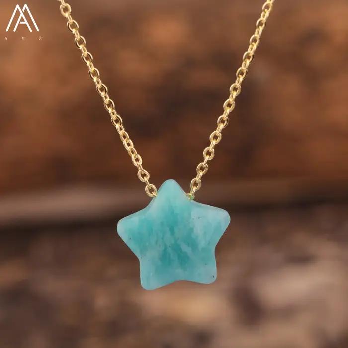 Collier avec pendentif étoile en pierre naturelle