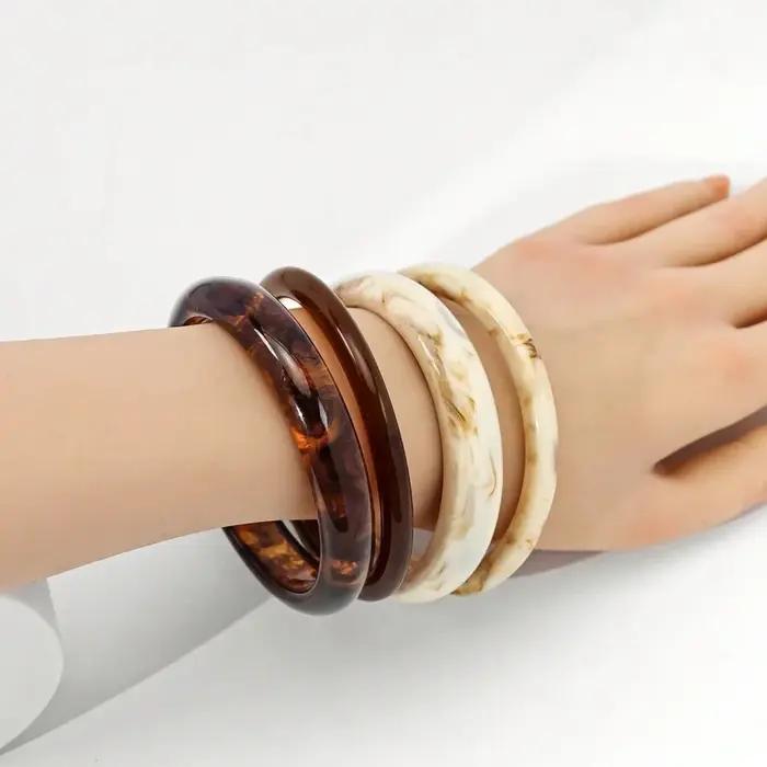 Ensemble de 4 bracelets rétro en résine acrylique