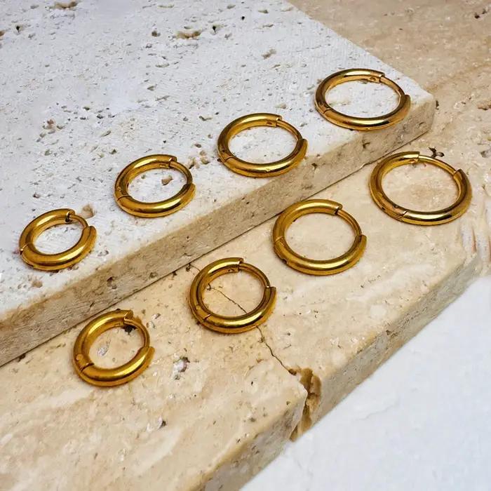 4 paires de boucles d'oreilles Huggie cerceau pour femmes en acier inoxydable hommes