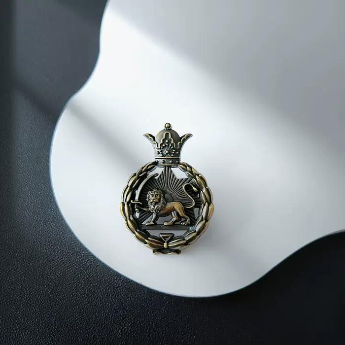 Broche couronne Lion en alliage Vintage, épingle à revers ronde pour hommes, Badge de costume, accessoire de bijoux classique