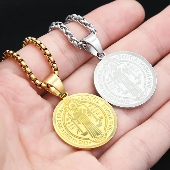 Collier pendentif Saint benoît catholique Vintage