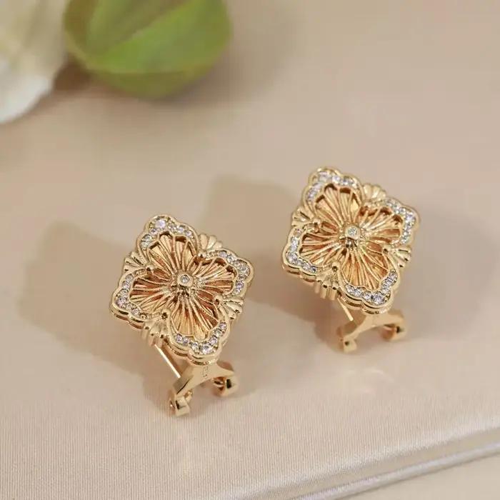 Boucles d'oreilles en argent pur de conception originale avec incrustation de diamants exquis pour femmes