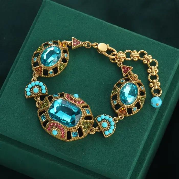 Bracelet Bohème Antique en Cristal Naturel et Cuivre Plaqué Or pour Femmes Occasions Spéciales Fantaisie Vintage