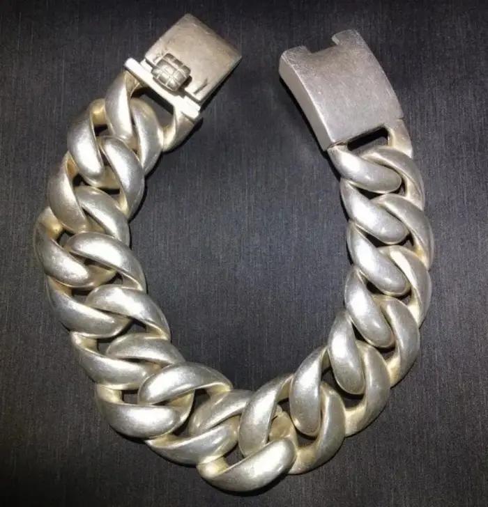 Bracelet tibétain en argent massif