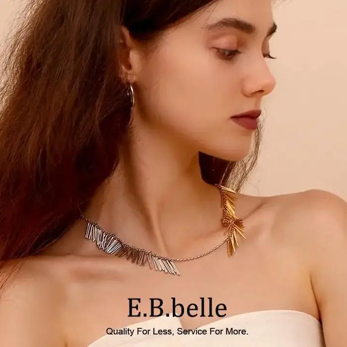 Collier Ligne Gland Exagéré en Acier Inoxydable Plaqué Or 18 Carats pour Femmes Soirées Élégantes Occasions Spéciales
