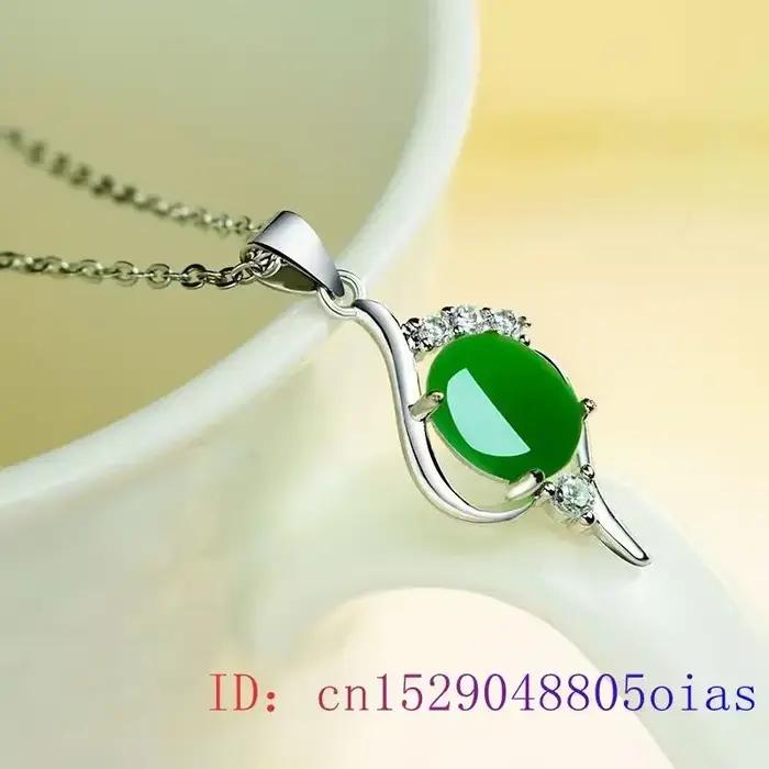 Pendentif amulette en jade solitaire pour femmes, cadeau naturel et élégant pour occasions spéciales