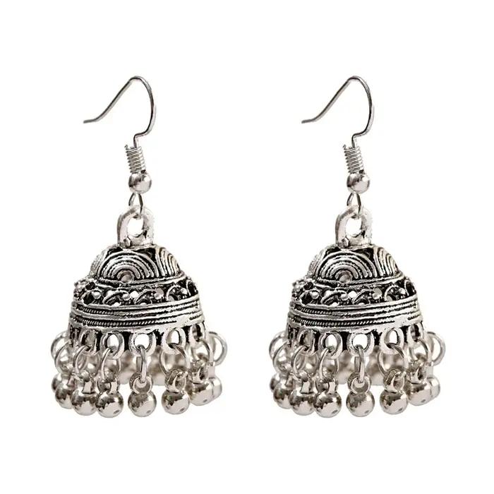 Boucles d'oreilles tibétaines vintage couleur argent avec cloches et motifs floraux pour femmes occasions spéciales bohèmes