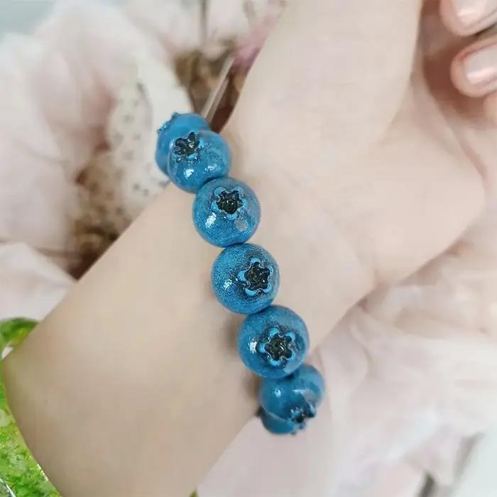 Bracelet à breloques aux baies sucrées | Fil à perles de bleuets et de framboises | Bijoux de fruits faits à la main