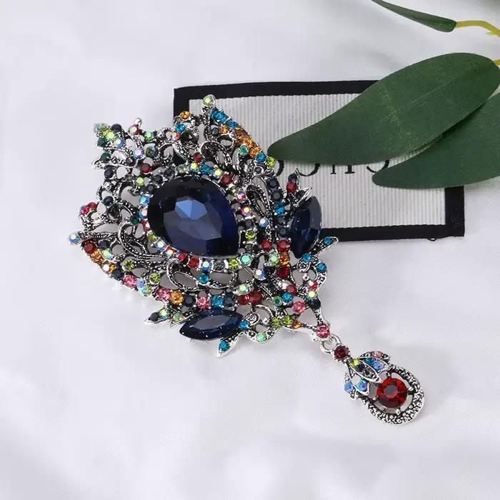 Broches de fleur en cristal classique pour femmes, bijoux de luxe, accessoires de mode, décoration de vêtements, bijoux élégants pour occasions spéciales