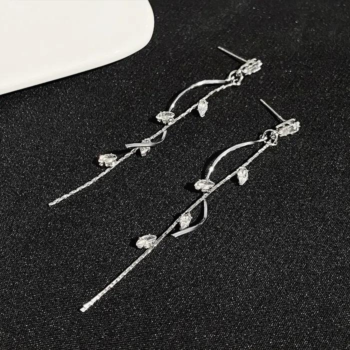 Mode coréenne luxe longues boucles d'oreilles à pampilles pour les femmes Ins rotatif torsadé Zircon