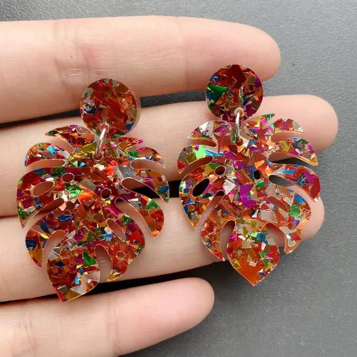 Boucle d'oreille en forme de feuille irisée colorée à paillettes acryliques, personnalité exagérée,