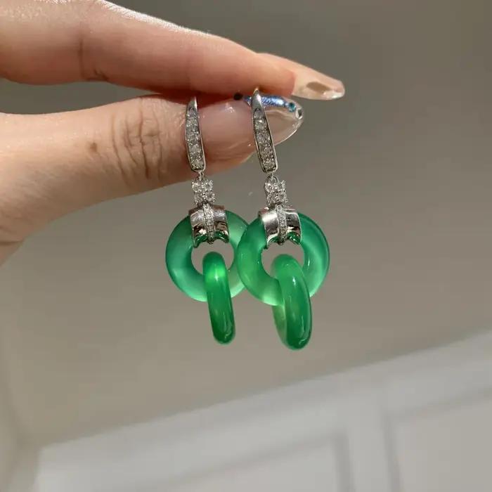 Boucles d'oreilles entrelacées fraîches en argent 925 incrusté de diamants