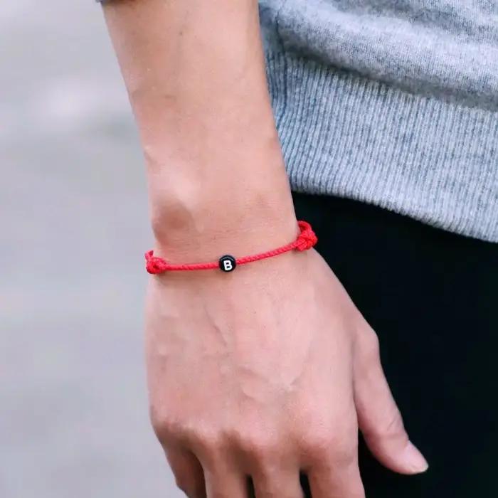 Nouveau 26 lettres premier nom Bracelet unisexe à la main coulissant réglable chanceux rouge chaîne Braslet Couple cadeaux amitié bijoux
