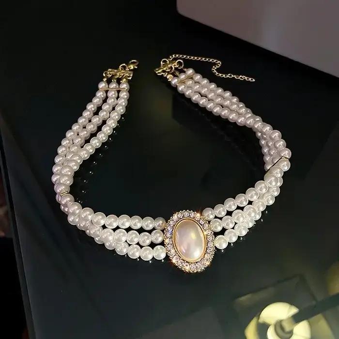 Collier de perles multicouches noir élégant pour femmes