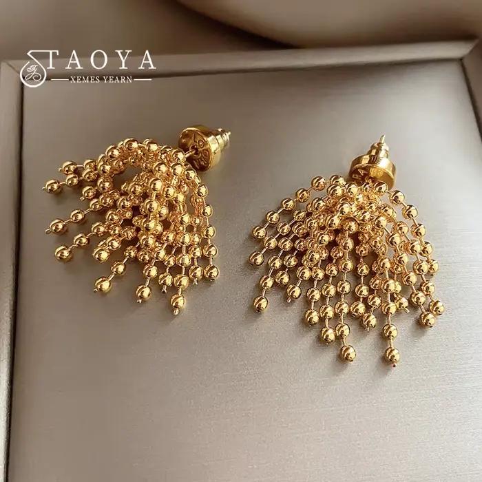 Boucles d'oreilles gothiques pour filles, pendentif irrégulier avec pompon en perles métalliques, bijoux à la mode, accessoires inhabituels pour femmes, 2025