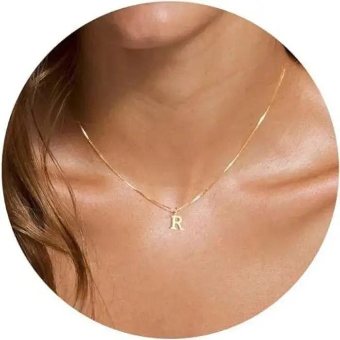 Collier initial A-Z plaqué or 18 carats avec chaîne de maillons en acier inoxydable pour femmes occasions spéciales style mode personnalisé