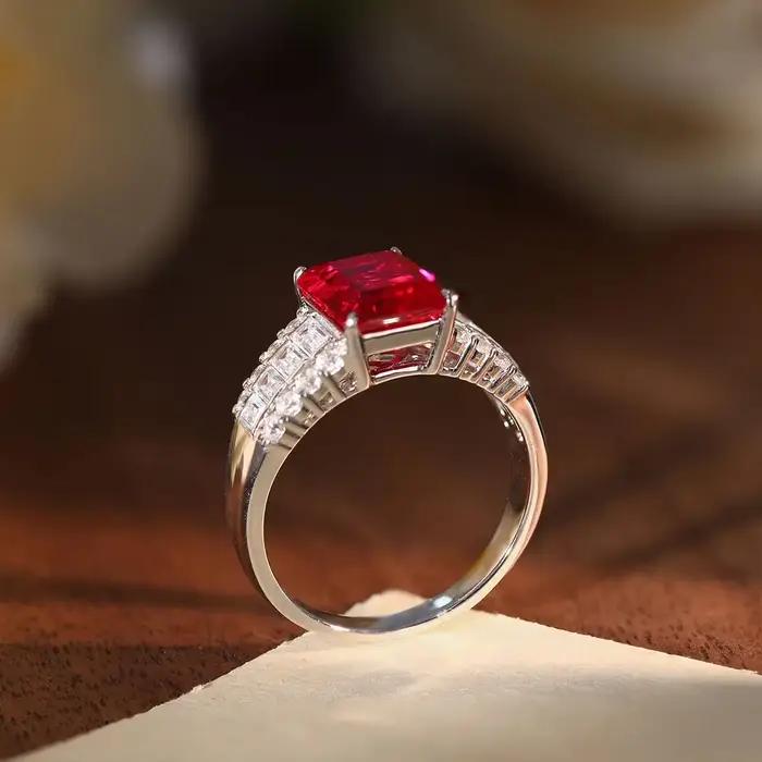 Bague LinkerLove 4CT en argent sterling S925 avec rubis taille émeraude et accent zircon
