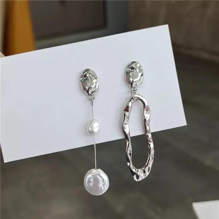 Boucles d'oreilles asymétriques élégantes pour femmes