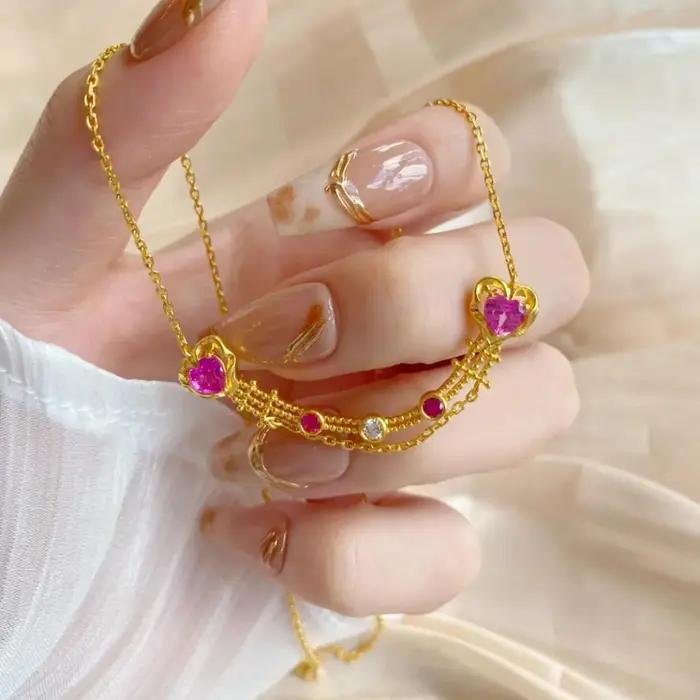 Collier en chaîne de perles rondes multicouches avec incrustation de pierres précieuses roses