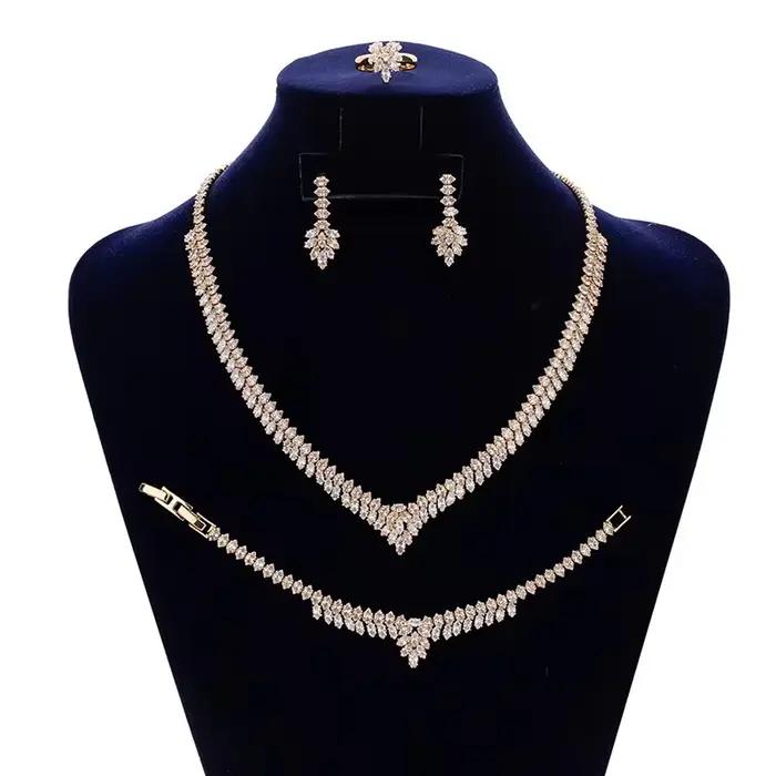 Ensemble de bijoux HADIYANA