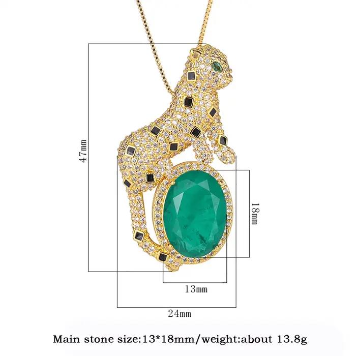 Collier pendentif léopard en pierre émeraude pour femme