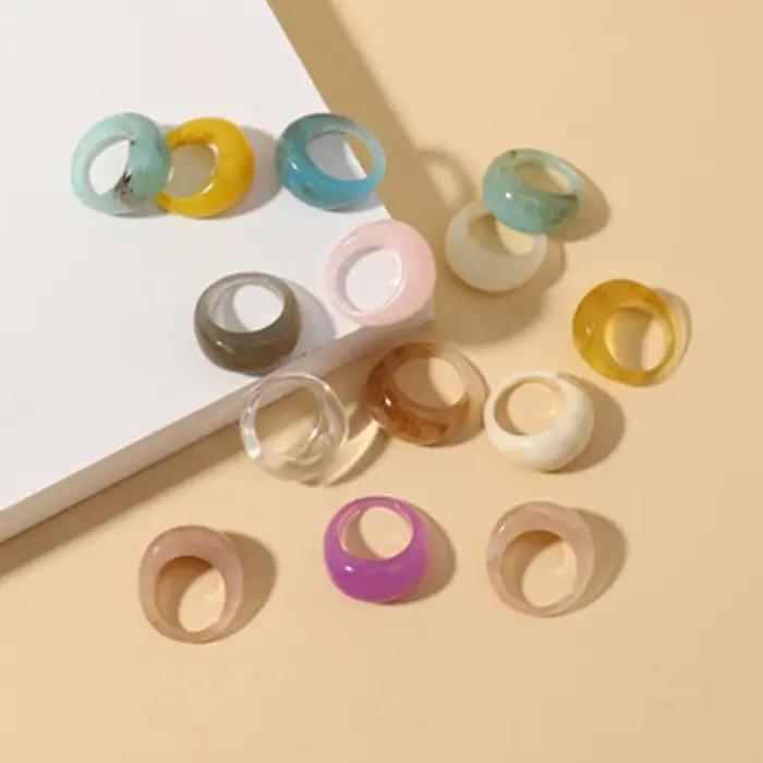 Grandes bagues rondes en résine acrylique pour femmes