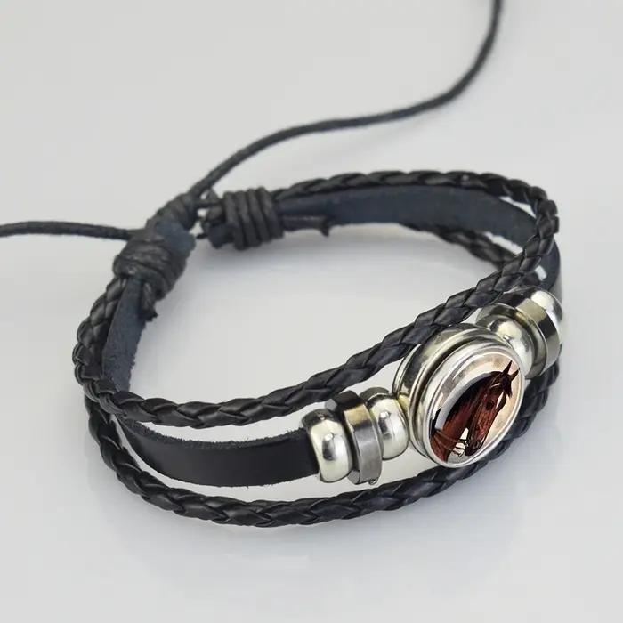Bracelet en cuir noir à motif tête de cheval pour hommes, cadeau pour amoureux d'équitation, bracelet à breloques en alliage de zinc, design élégant pour cavaliers