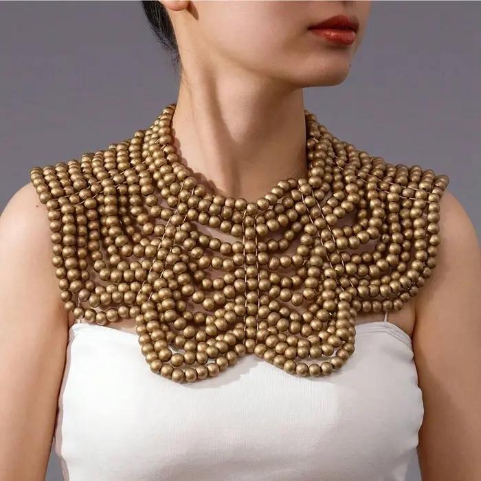 Nouveau design, collier bib fantaisie en perles de bois faites à la main
