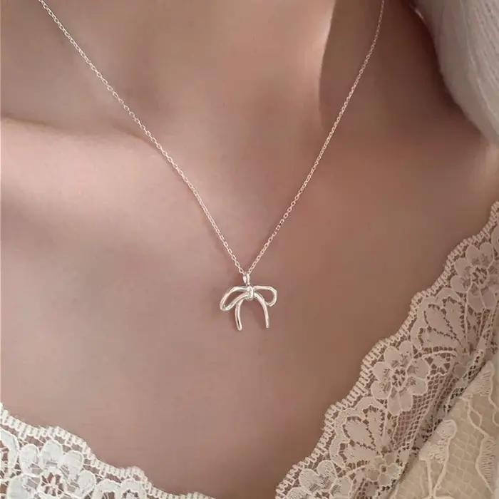 Colliers pendentifs papillon géométrique couleur argent pour femmes